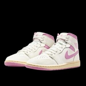 Nike Air Jordan 1 Mid Strawberries & Cream Womens Size 9 Coconut Milk Sail Pink